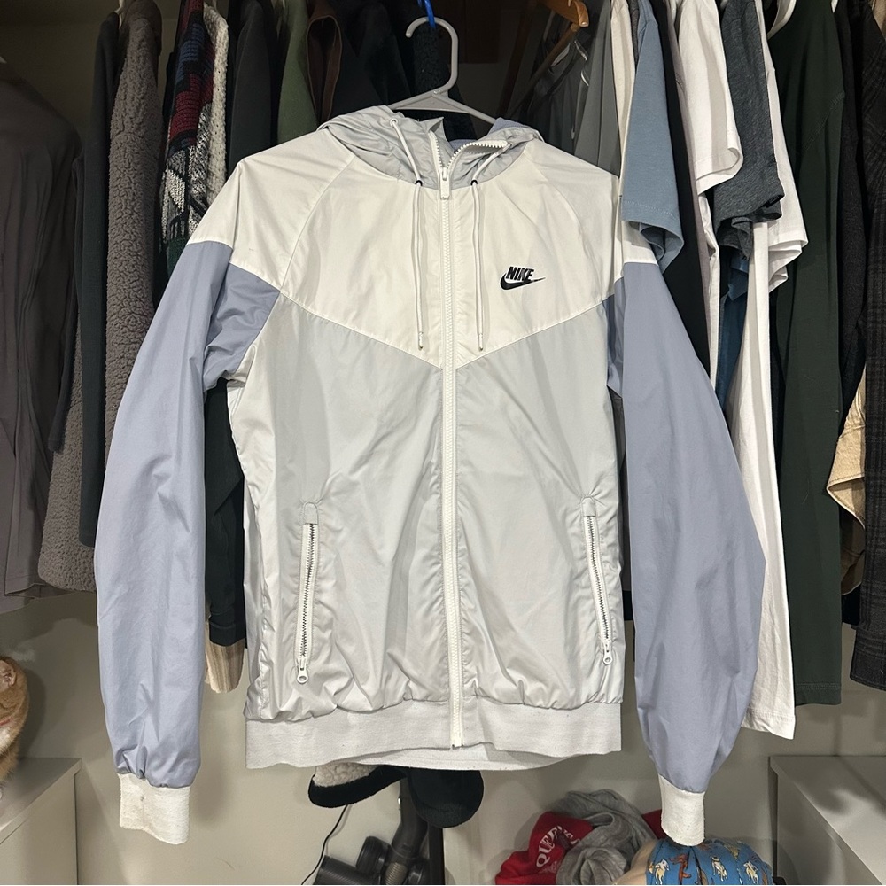 barely worn unisex nike windbreaker